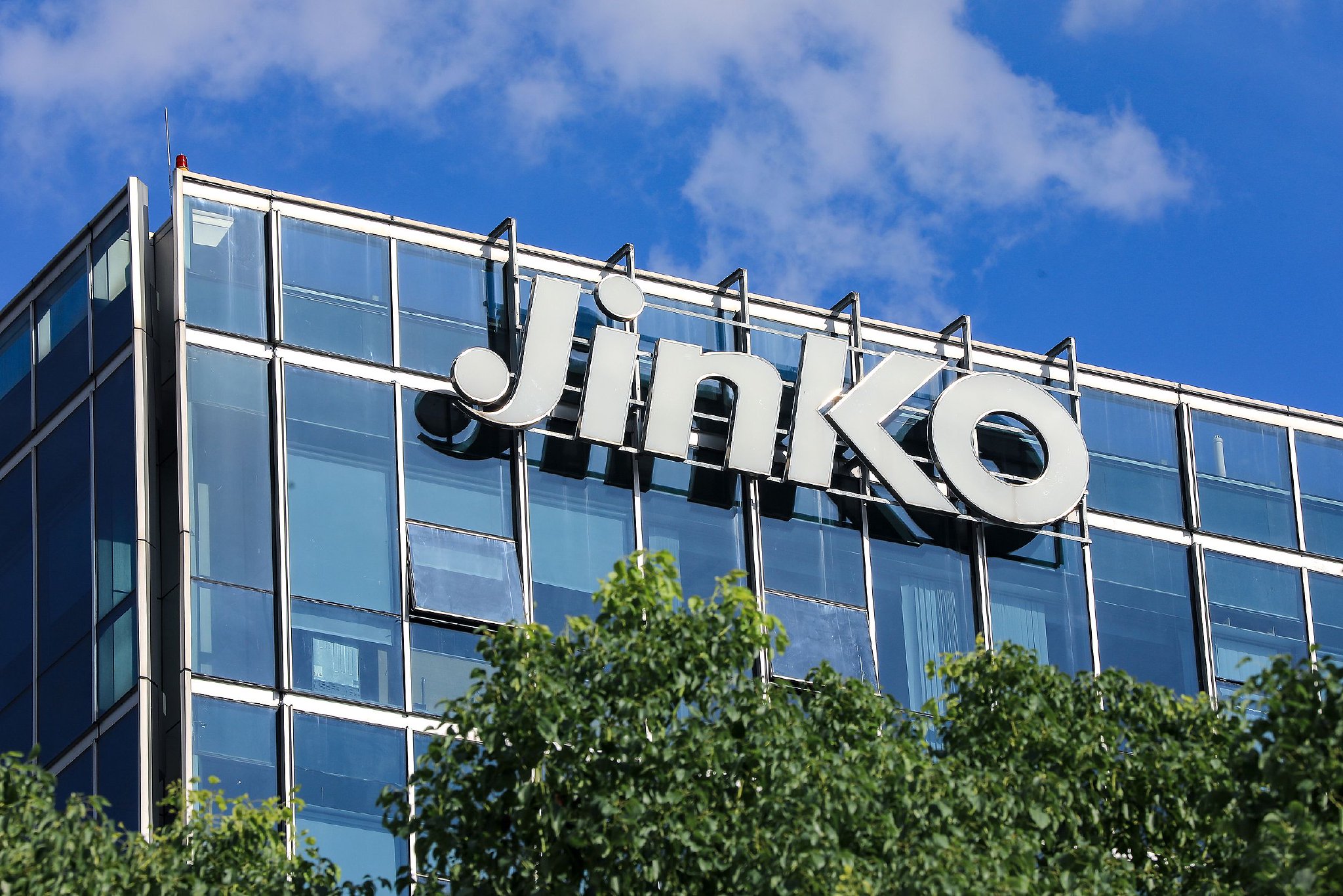 晶科能源组件产品量产下线 进入规模化生产阶段