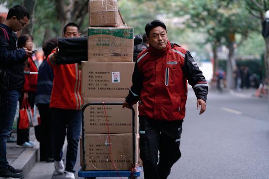 刘强东深夜发布"交底邮件" 一切为了18万个京东家庭