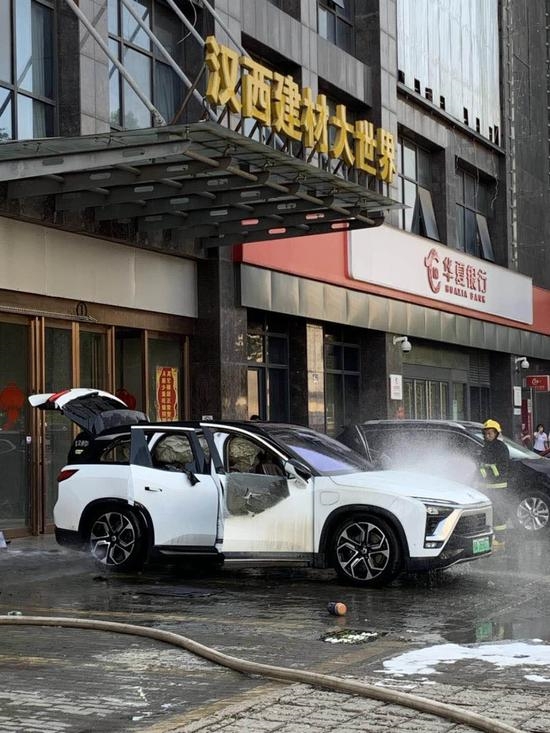 蔚来ES8两个月发生3次起火事故 网友:应停售现有车型