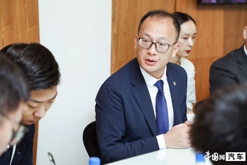 2019成都车展 专访奇瑞捷豹路虎总裁戴慕瑞和常务副总裁陈雪峰