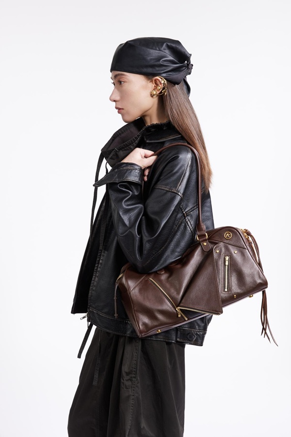 GROTTO个乐新品Soft Collar手提包正式发售