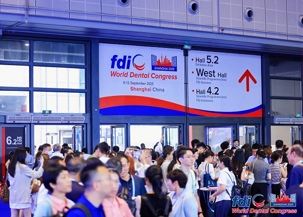 速航科技亮相上海2025 FDI，展示口腔医疗新质生产力解决方案