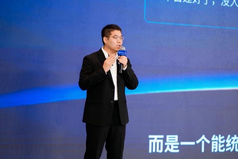中国电子云推出新星·产业级超级智能体