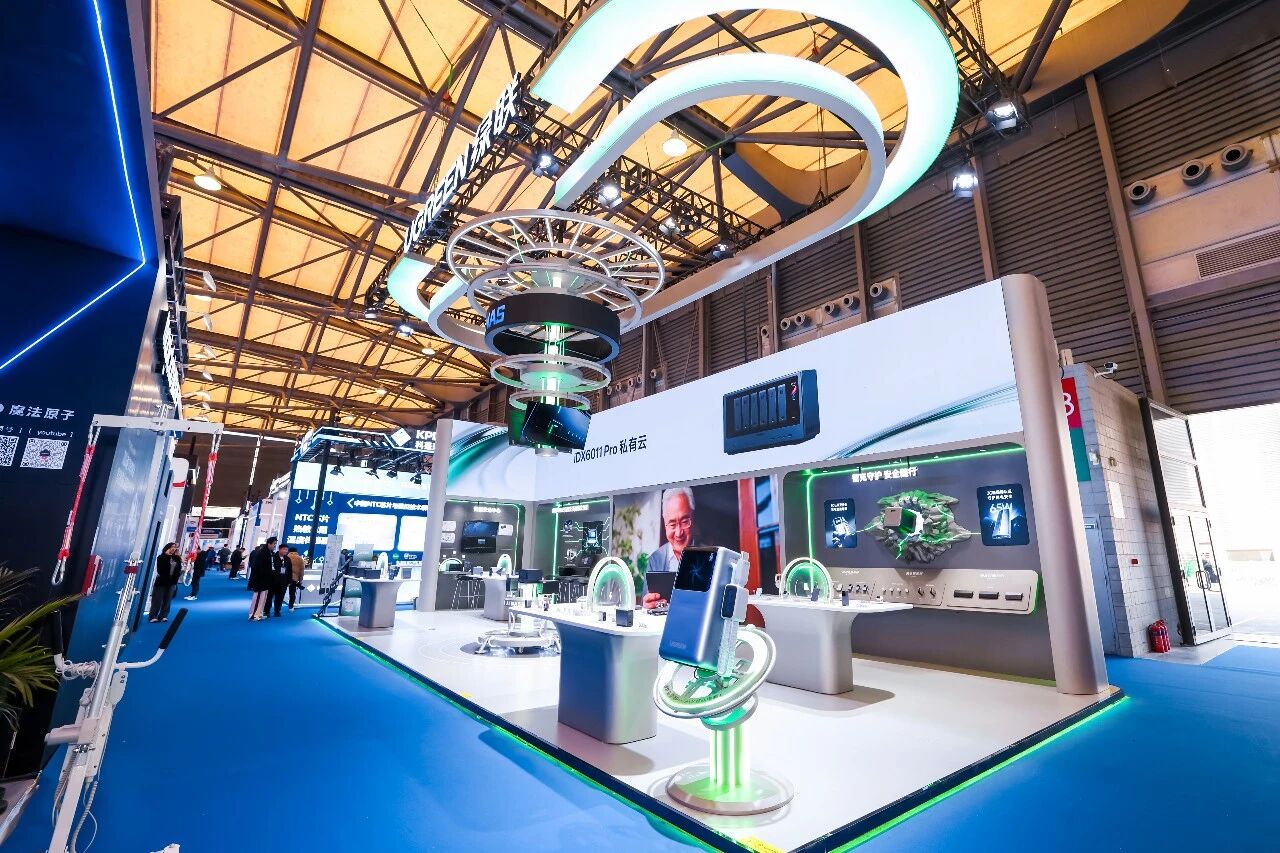 绿联 AI NAS 应用新生态亮相 AWE2026,官宣重磅品牌战略合作