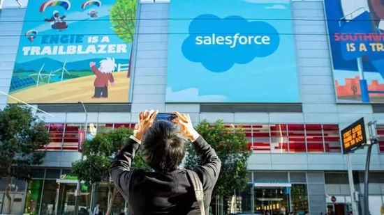 市值半年缩水40% 全球软件巨头Salesforce走下神坛了？