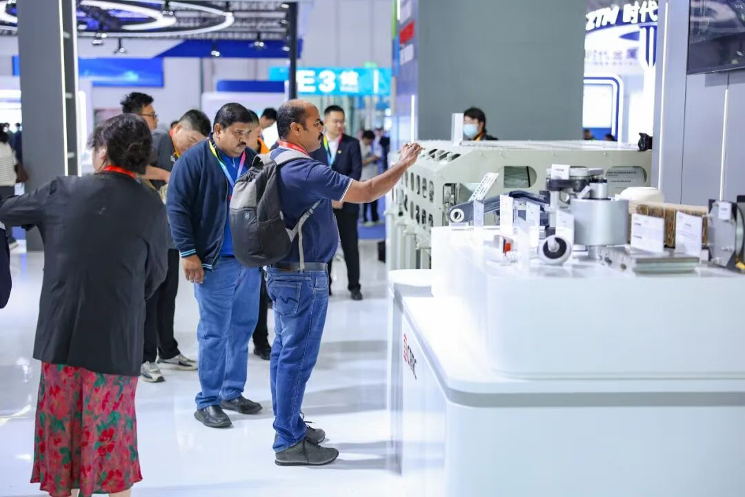 时代新材携明星产品亮相2025轨博会 持续发力氢能产品