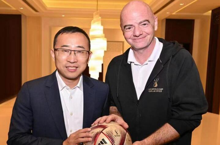 蒙牛总裁卢敏放会见国际足联主席因凡蒂诺