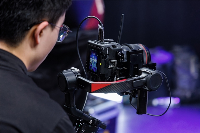 佳能EOS C50 团播首秀惊艳无忧之夜，明星感直播助推流量破百亿