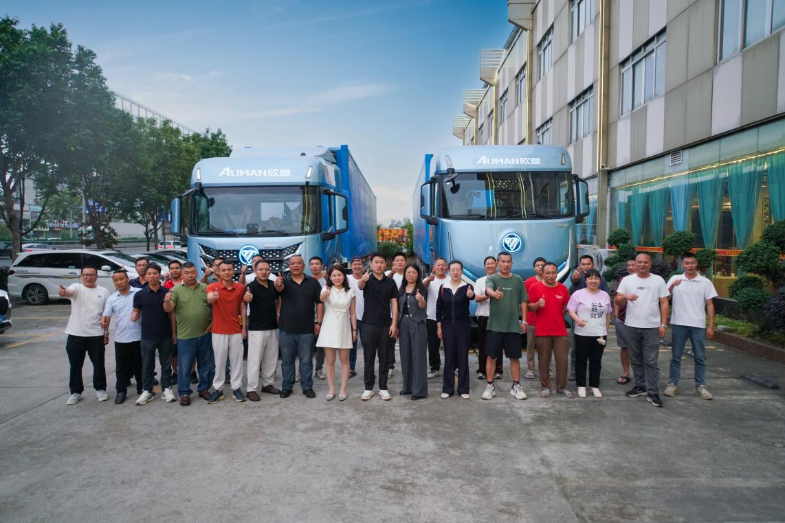 欧曼银河纯电重卡以适配港口、经济高效 兑现“用欧曼就是省”价值